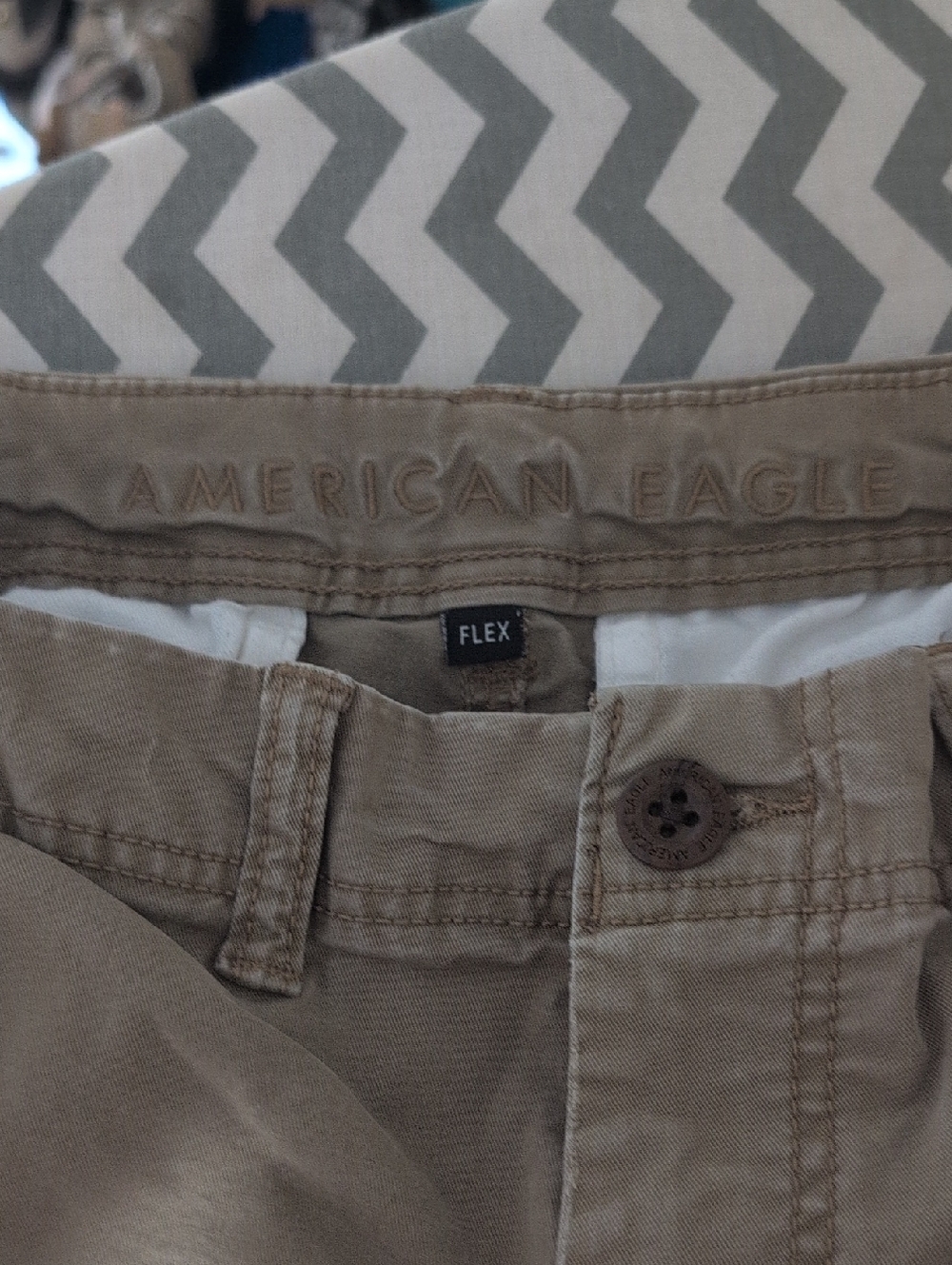 American Eagle Flex Khaki Cargo Shorts Men's 30 Utility Pockets Relaxed Fit - Picture 2 of 16